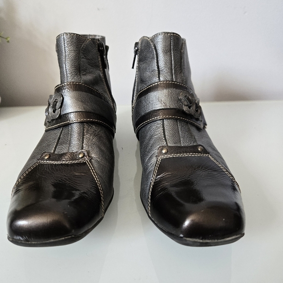 Un Tour En Ville Metallic Silver Ankle Boots. Size 39/ 8-8.5 - Picture 7 of 10